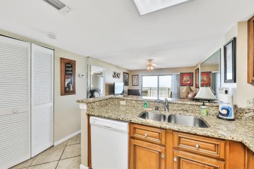 Oceanfront Windjammer Getaway