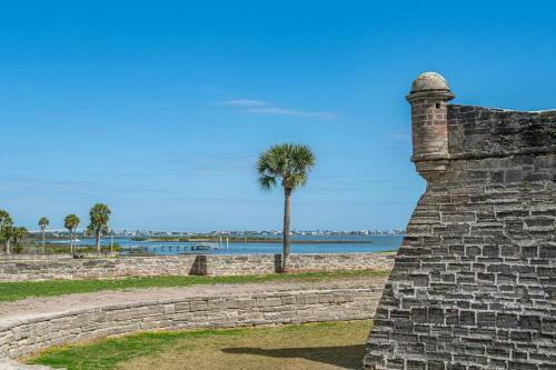 Romantic Escape In Downtown St Augustine