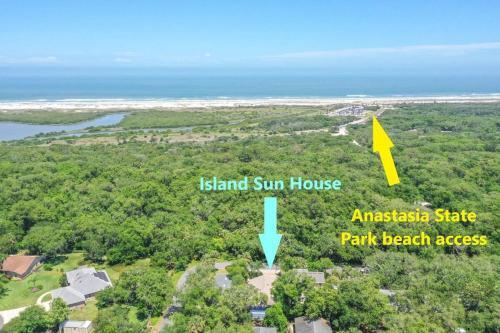 Island Sun House - Walk To State Park And Beach!