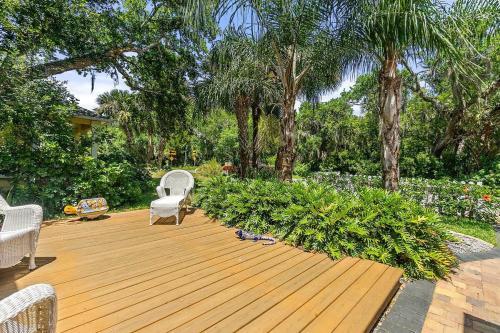 Island Sun House - Walk To State Park And Beach!