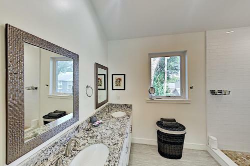 Charming Casa Nel Bosco - Walk To Eateries & Shops Home
