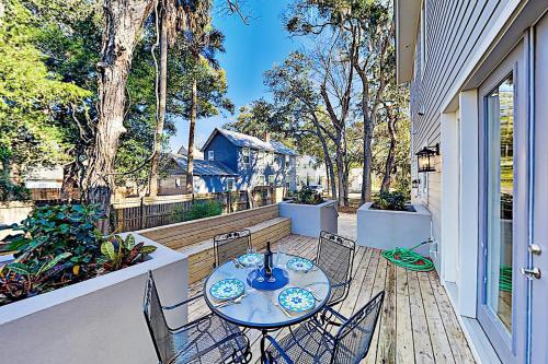 Charming Casa Nel Bosco - Walk To Eateries & Shops Home