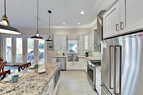 Charming Casa Nel Bosco - Walk To Eateries & Shops Home