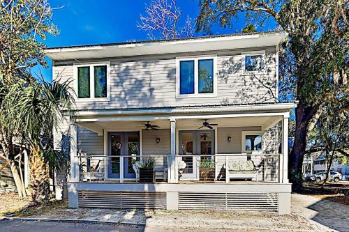 Charming Casa Nel Bosco - Walk To Eateries & Shops Home