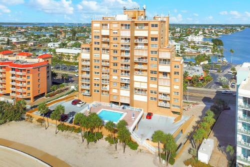 Treasure Sands - Gulf Blvd