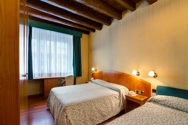 Hotel Minotel Corot(.)
