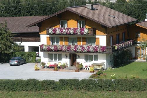 Hostal Haus Dachstein Schnitzer