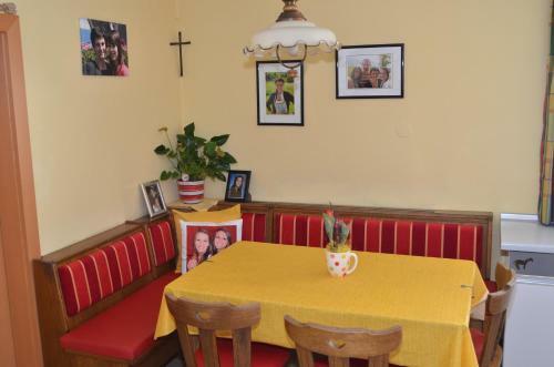 Hostal Haus Dachstein Schnitzer