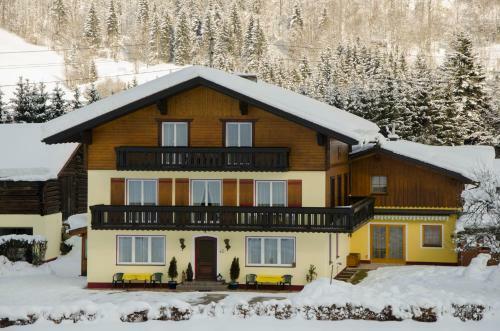 Hostal Haus Dachstein Schnitzer