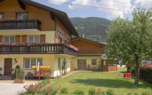 Hostal Haus Dachstein Schnitzer