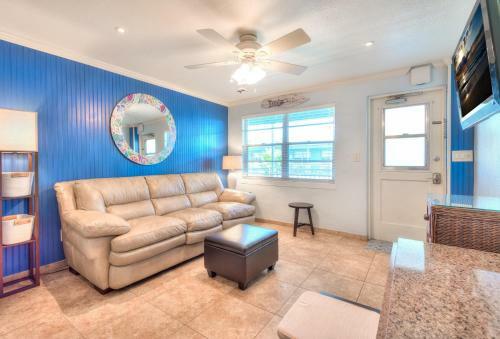 Apartamento Tropic Terrace #51 - Beachfront Rental Condo