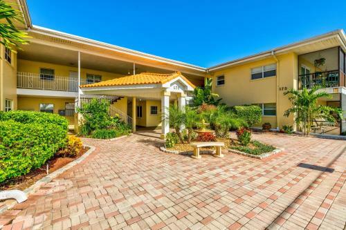 Brightwater Beach - Amazing Updates, Just A Block From The Beach