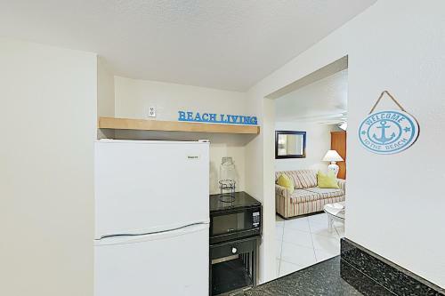 Apartamento New Listing! Shoreside Condo - Walk To Waves Condo