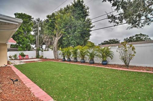 Coastal Getaway With Yard, About 3 Mi To St Pete Beach!