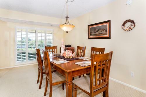 Quiet Spacious Condo Near Famous Bowman's Beach - Blind Pass G203