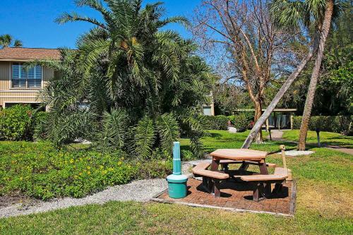 Blind Pass Condo D202 On Beautiful Sanibel Island