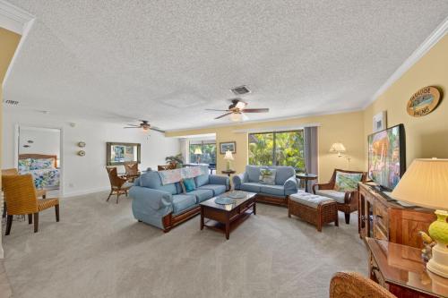 Enjoy Sunsets At Sanibel's Hidden Gem Resort Condo - Blind Pass E201
