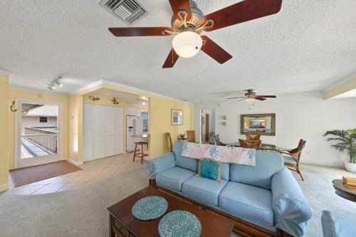 Enjoy Sunsets At Sanibel's Hidden Gem Resort Condo - Blind Pass E201