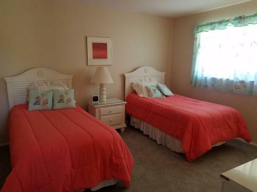Resort Condo Surrounded By Tropical Vegetation Views - Blind Pass C204