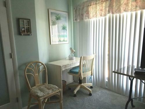 Resort Condo Surrounded By Tropical Vegetation Views - Blind Pass C204