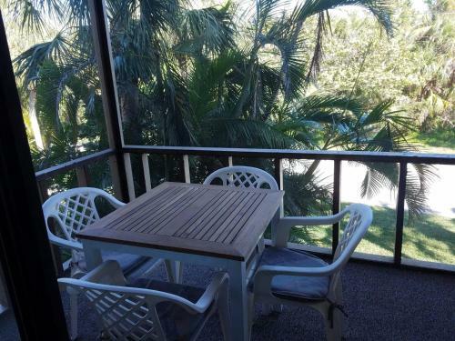 Resort Condo Surrounded By Tropical Vegetation Views - Blind Pass C204