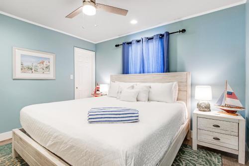 Beachside Villas #812