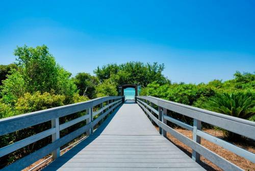 Apartamento One Seagrove Place Unit 701 Condo