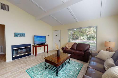 Peacock Bungalow - Left