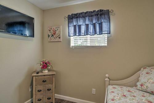 Quiet And Cozy Sarasota House With Yard Pet Friendly!