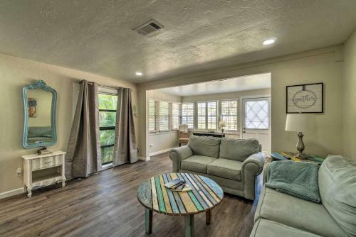 Quiet And Cozy Sarasota House With Yard Pet Friendly!
