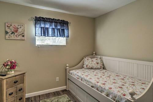 Quiet And Cozy Sarasota House With Yard Pet Friendly!