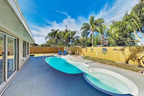 Sleek Home - Lush Yard & Private Pool - Near Beach Home