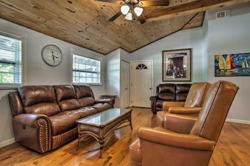 Stuart Home With Screened Porch About 9 Mi To Beach!