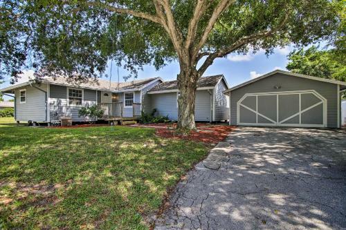 Stuart Home With Screened Porch About 9 Mi To Beach!
