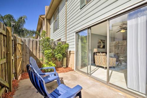 Tampa Townhome With Pool Near Top Attractions!