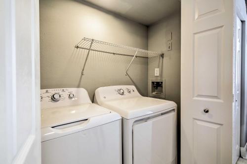 Tampa Townhome With Pool Near Top Attractions!