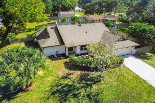 Jacaranda West Retreat