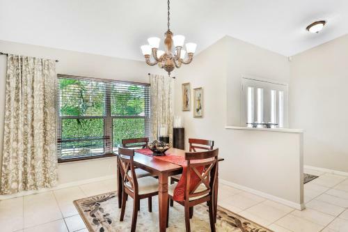 Jacaranda West Retreat