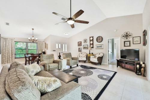 Jacaranda West Retreat