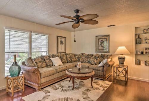 Retro Vero Beach Resort Home With Florida Room!