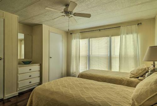 Retro Vero Beach Resort Home With Florida Room!