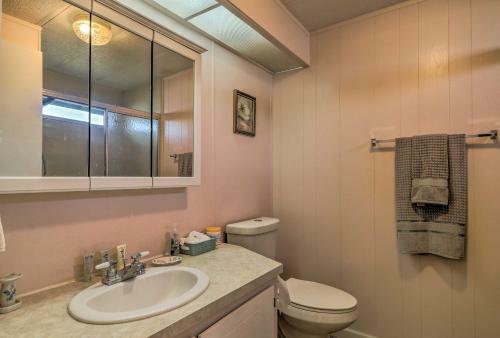 Retro Vero Beach Resort Home With Florida Room!