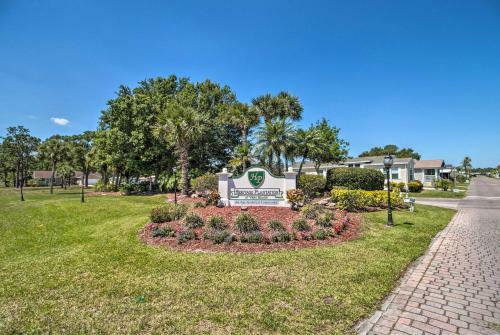 Retro Vero Beach Resort Home With Florida Room!