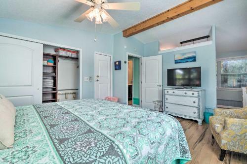 Bright And Fun Canalfront Bungalow With Kayaks And Canoe