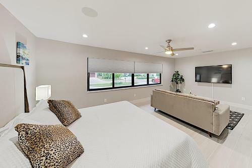 New Listing! Singer Island Stunner With Pool Home
