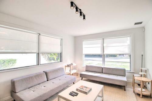 Coastal Retreat With Yard, 3 Mi To Palm Beach!