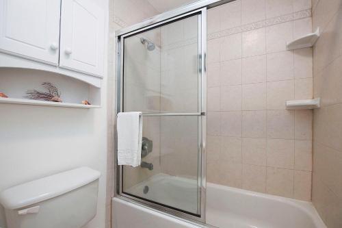 Tropical Private Condo On Sanibel's Quiet West End - Blind Pass B207