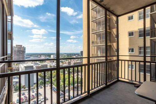 Apartamento P-1-10 Downtown Private Balcony 24 Concierge 11h