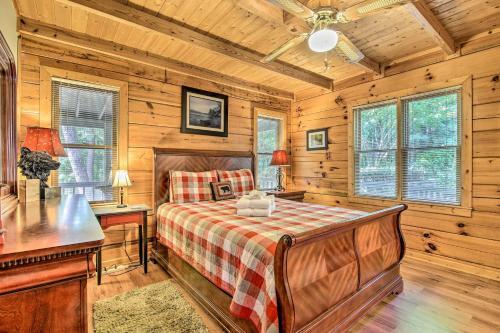 Blue Ridge Bearadise Found With Decks And Hot Tub!