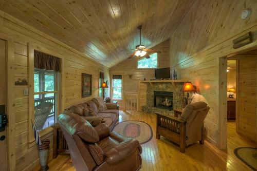Sugar Creek Retreat- Quaint Cabin In Blue Ridge